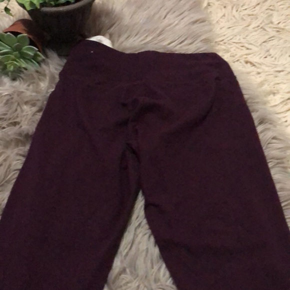 aerie”chill play move”Legging-Burgundy-Thicker Cotton Like-EUC-Normal Rise-Sz s - Picture 10 of 10